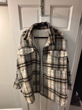 Good American Plaid Shirt Jacket in Cream, Black and Tan